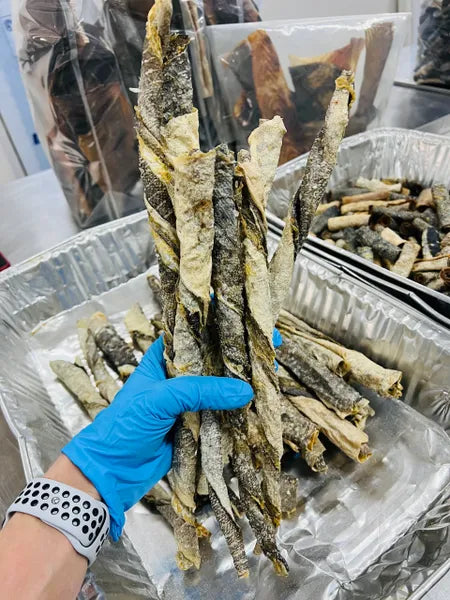 Broluxe Ltd. Co. XL American Bully AlaSkins 9oz Cod Whole Skin Sticks