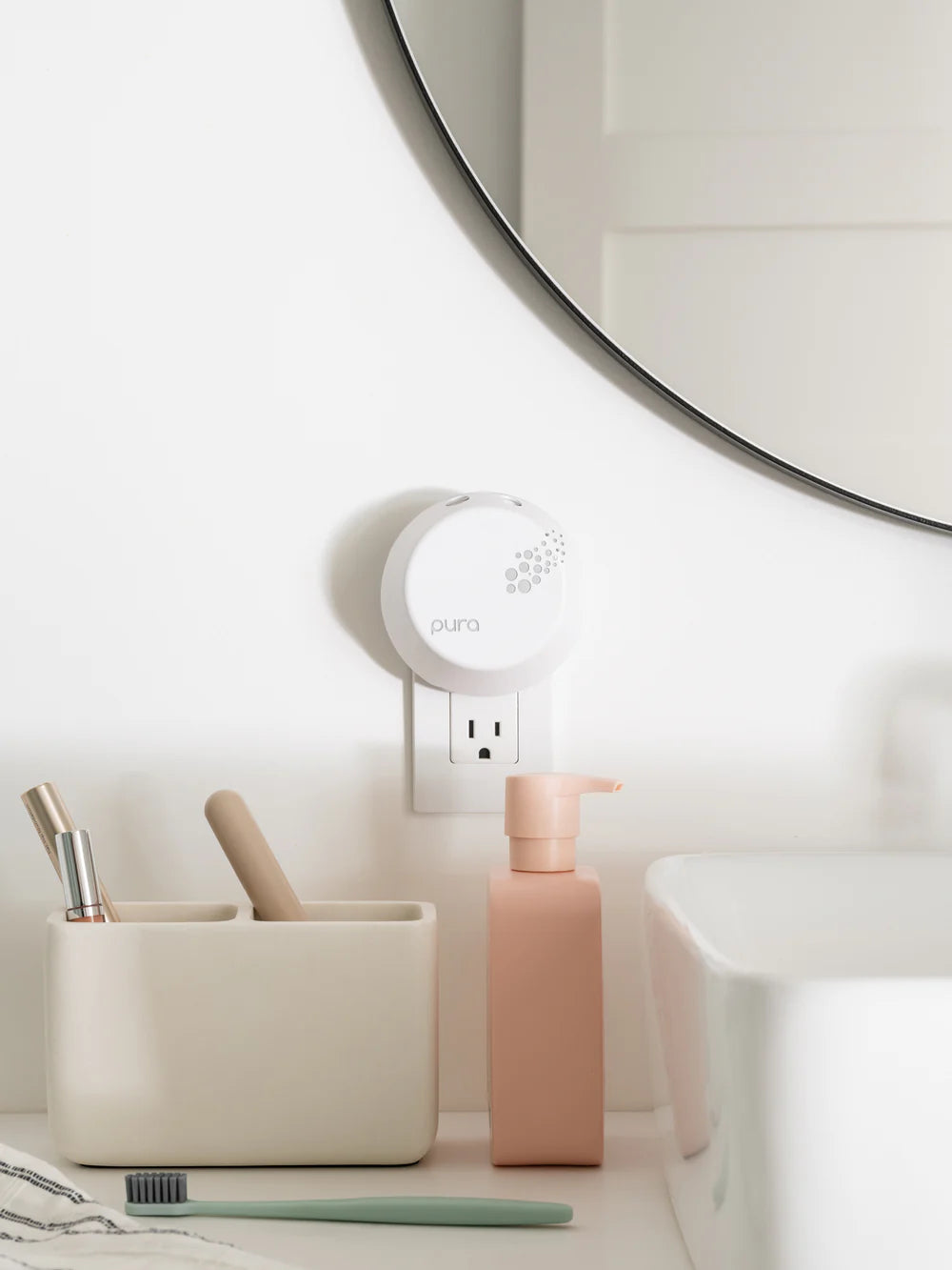 Broluxe Ltd. Co. XL American Bully Pura 3 Smart Plug-In Pet Safe Fragrance Diffuser